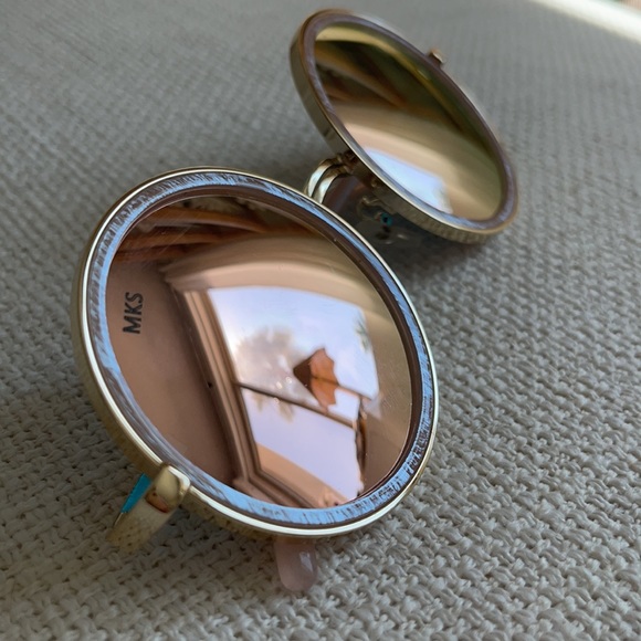 Round Sunglasses - Picture 6 of 6